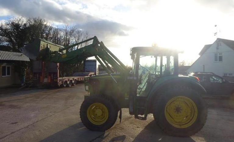 2005 JOHN DEERE 6220 SE LOADER TRACTOR WITH 631 LOADER full