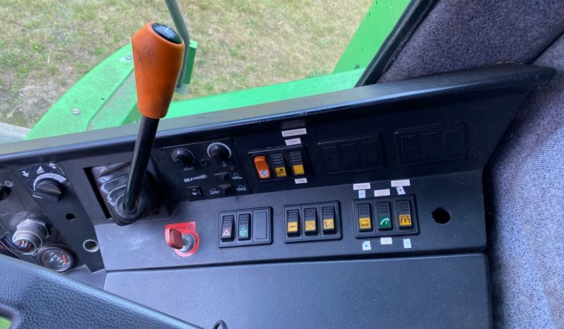 DEUTZ FAHR 6040 COMBINE HARVESTER ONLY 1390 HOURS FROM NEW full
