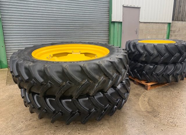 FULL SET OF JOHN DEERE ROW CROP WHEELS & TYRES full