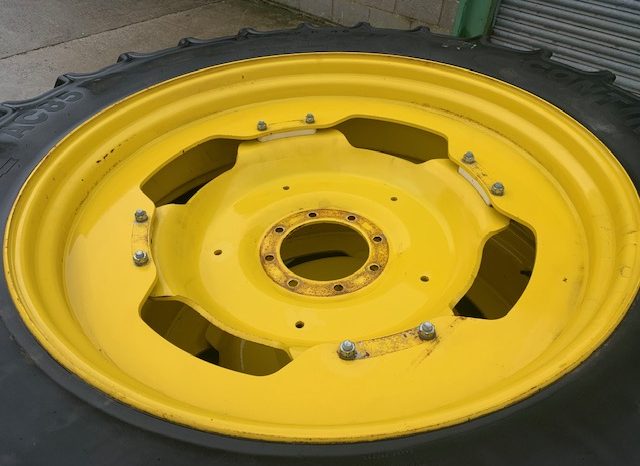 FULL SET OF JOHN DEERE ROW CROP WHEELS & TYRES full