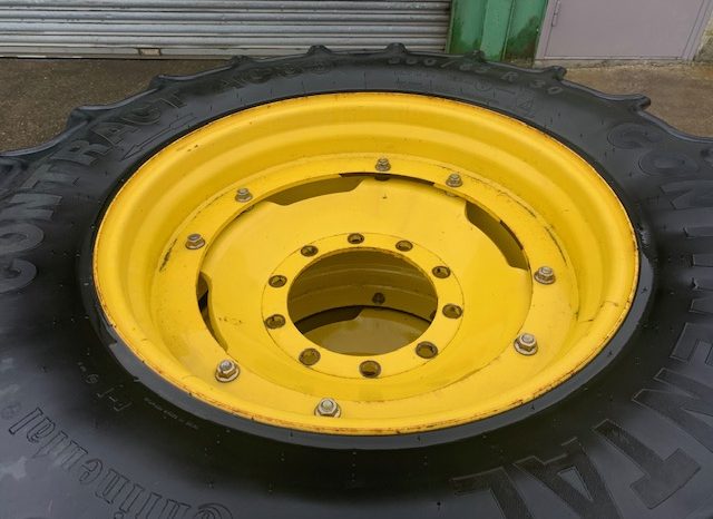 FULL SET OF JOHN DEERE ROW CROP WHEELS & TYRES full