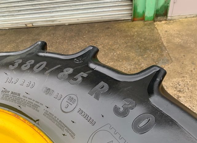 FULL SET OF JOHN DEERE ROW CROP WHEELS & TYRES full